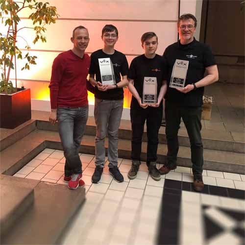 Das Sieger-Team des Robotik-Wettbewerbs