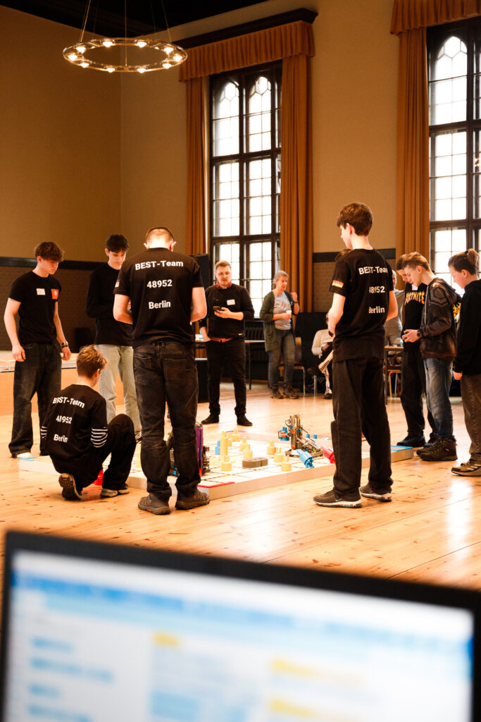 VEX IQ Robotik Wettbewerb Oberschule 2026
