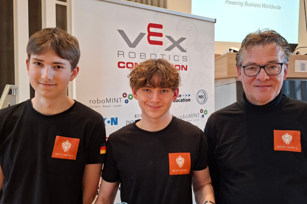 Robotik-Team BEST OWLS bei den VEX IQ German Masters Hamburg